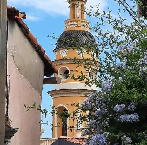 Menton, Centre Historique, Vue Апартаменты Ментона